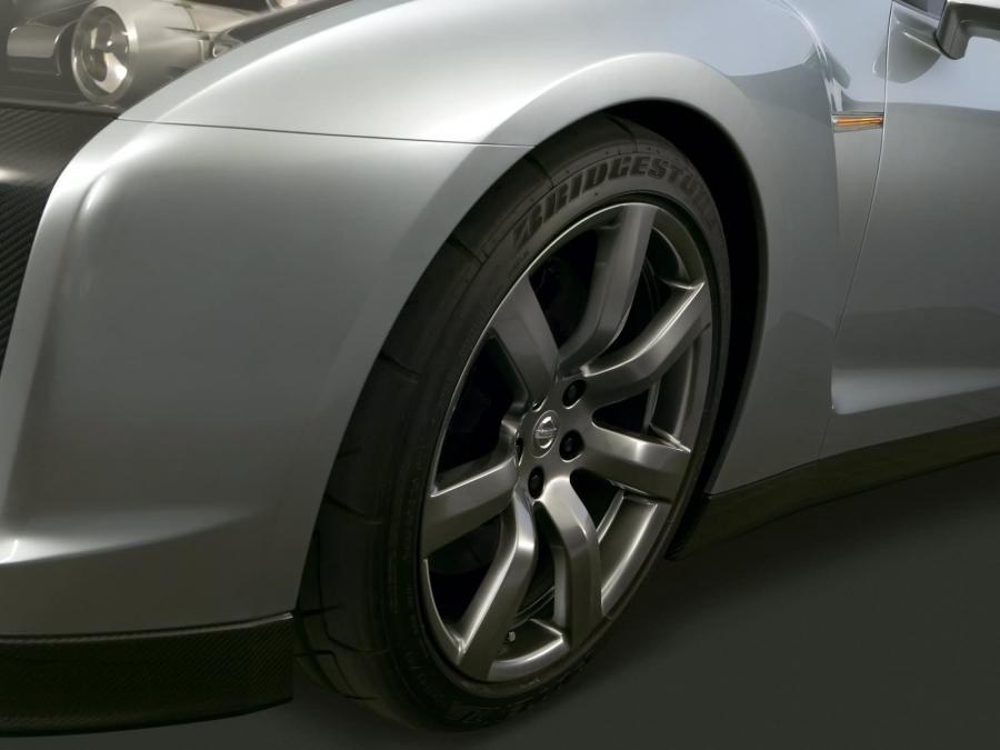 Колеса Nissan GT-R Proto Concept 2001 года  (фото 3 из 51)